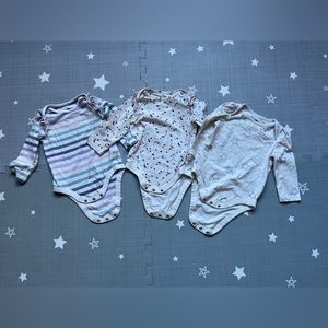3 organic cotton baby girl bodysuits